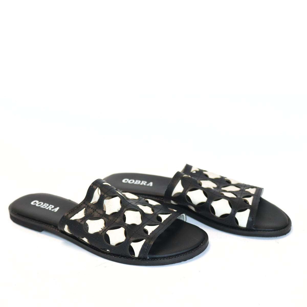 כפכפים שטוחים - מאי