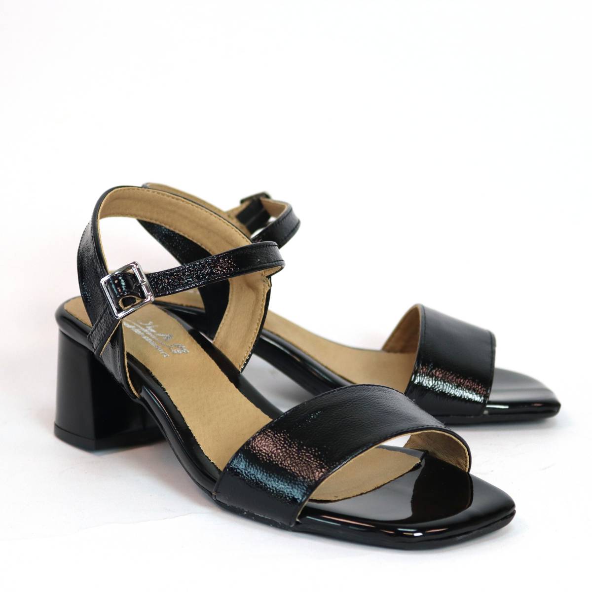 סנדלי עקב - ליליאנה לכה